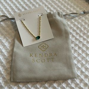 Kendra Scott necklace